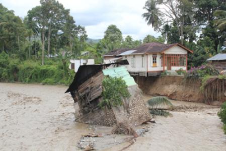 Banjir Bandang Landa Panyabungan Madina